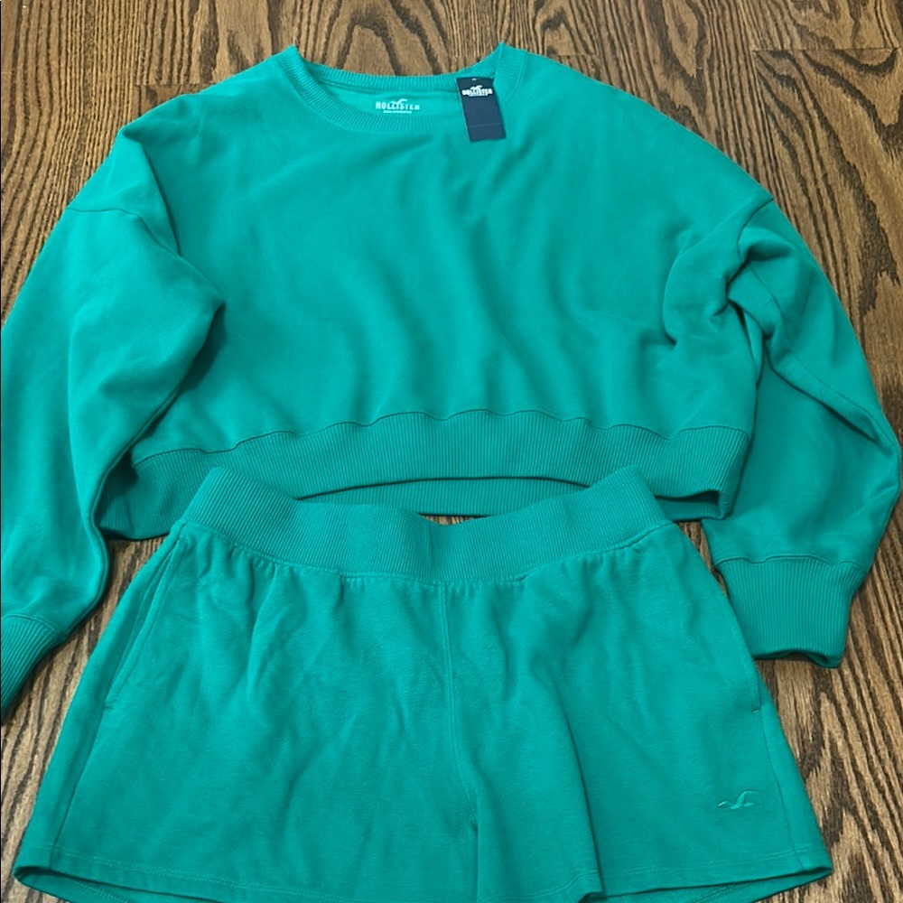 Hollister Green Lounge Set